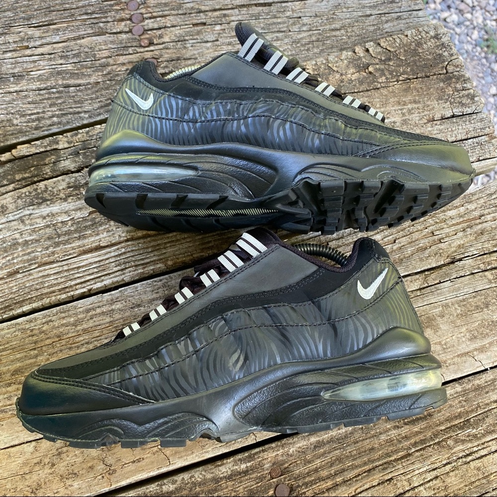 Nike Air Max 95 Black Anthracite Silver Size 6.5Y‎ / Womens size 8 Shoes GUC